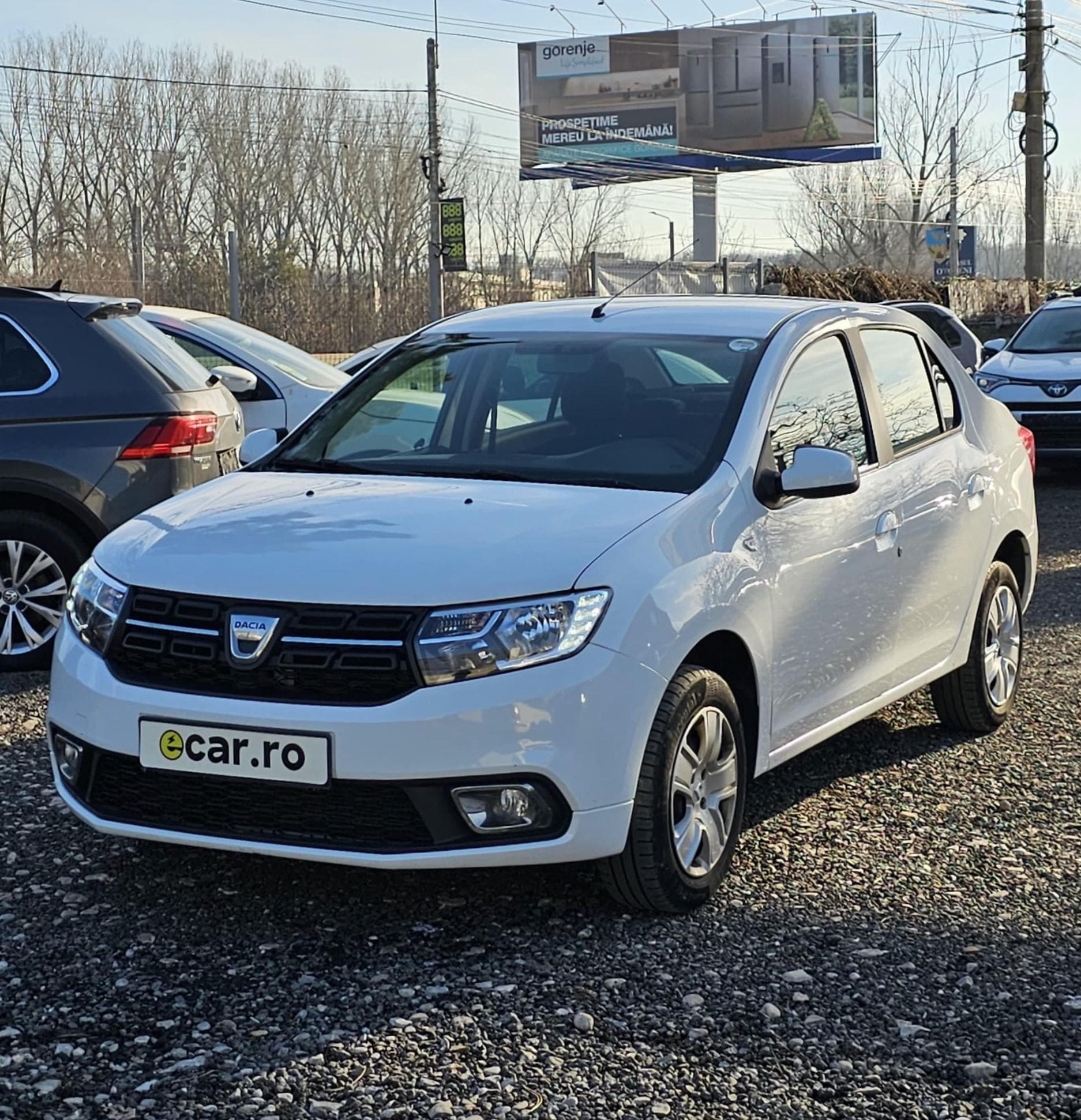 Dacia Logan — 1/9