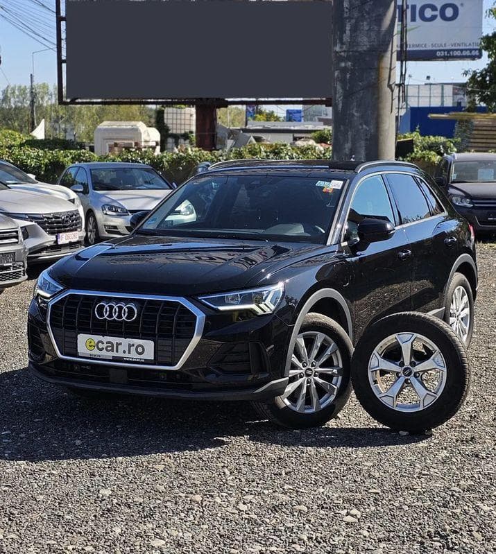 Audi Q3 45 TFSIe S tronic S line — 1/15