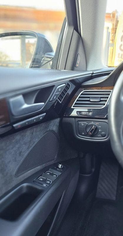 Audi A8 — 1/23