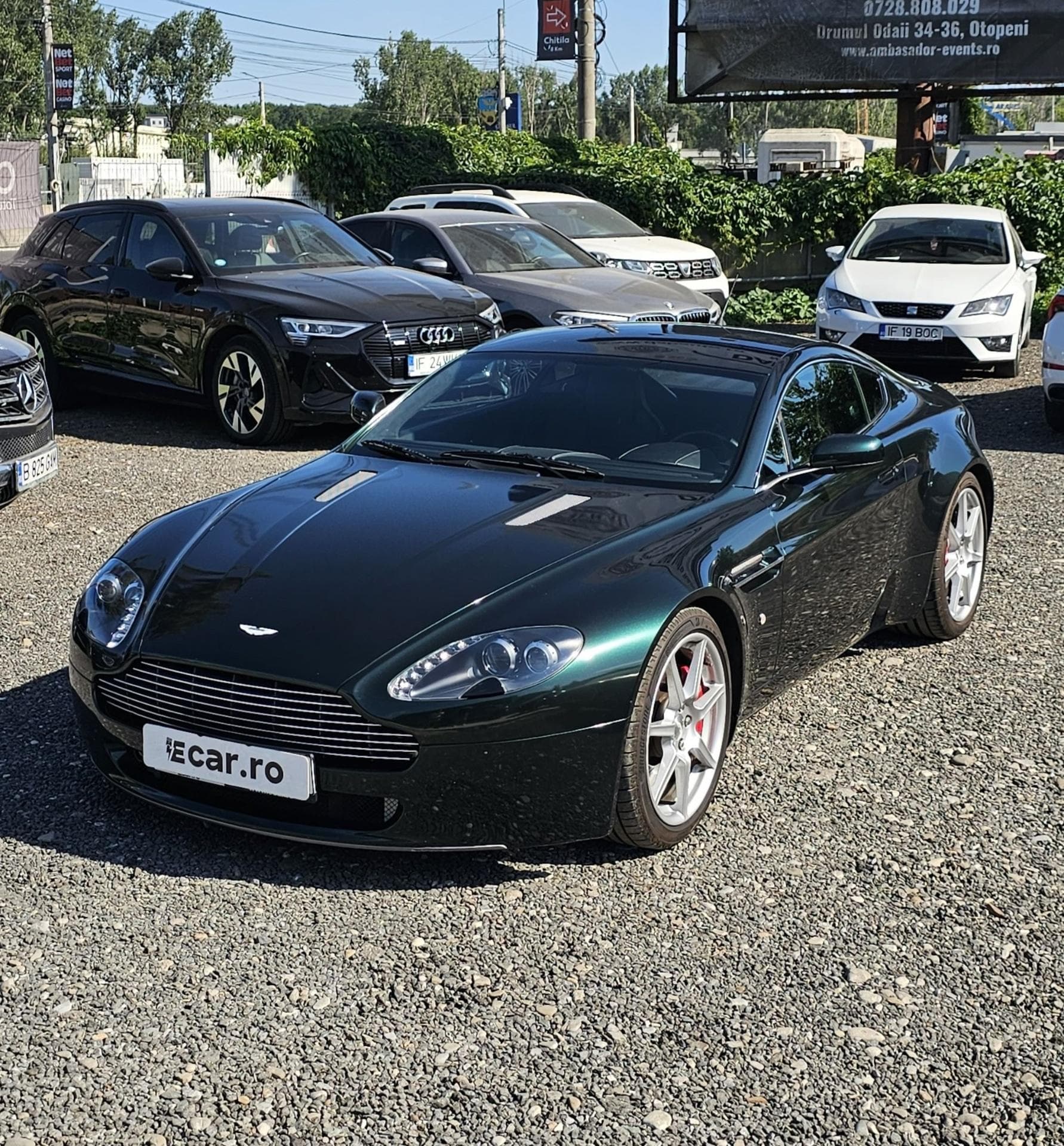 Aston Martin V8 Vantage — 1/9